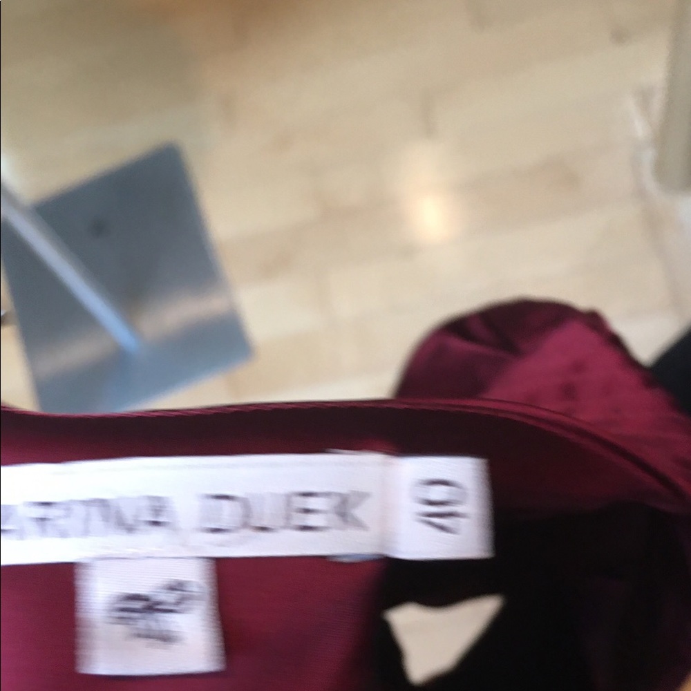 Wine colored form fitting dress - Picture 4 of 16